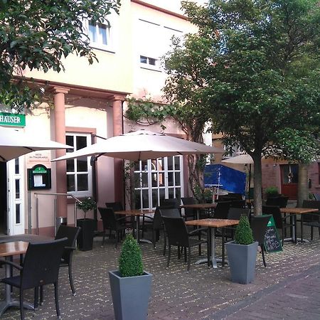Hotel Loewensteiner Hof Haus Am Neuplatz Вертхайм Екстериор снимка