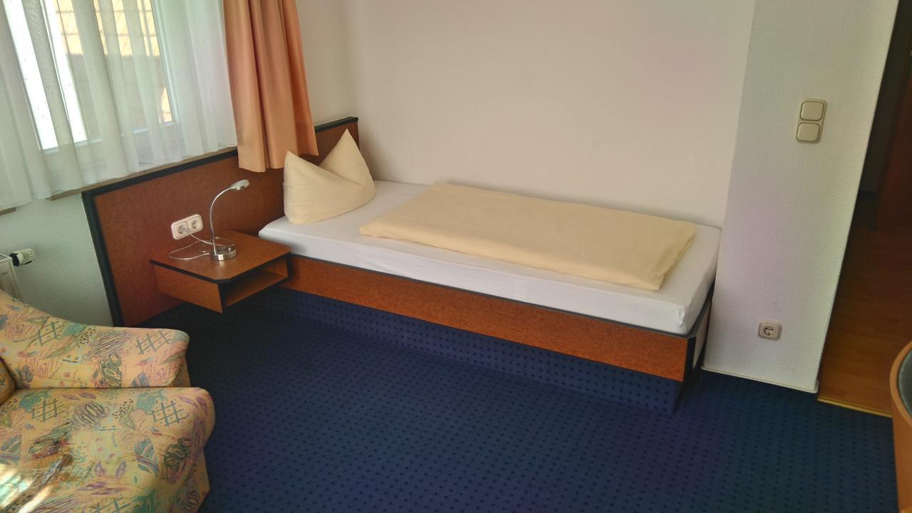 Hotel Loewensteiner Hof Haus Am Neuplatz Вертхайм Екстериор снимка