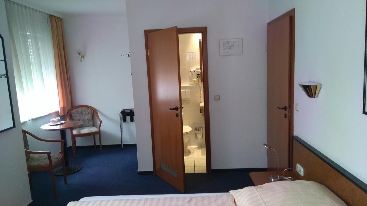 Hotel Loewensteiner Hof Haus Am Neuplatz Вертхайм Екстериор снимка