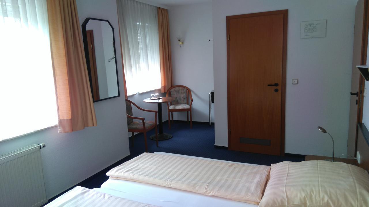 Hotel Loewensteiner Hof Haus Am Neuplatz Вертхайм Екстериор снимка